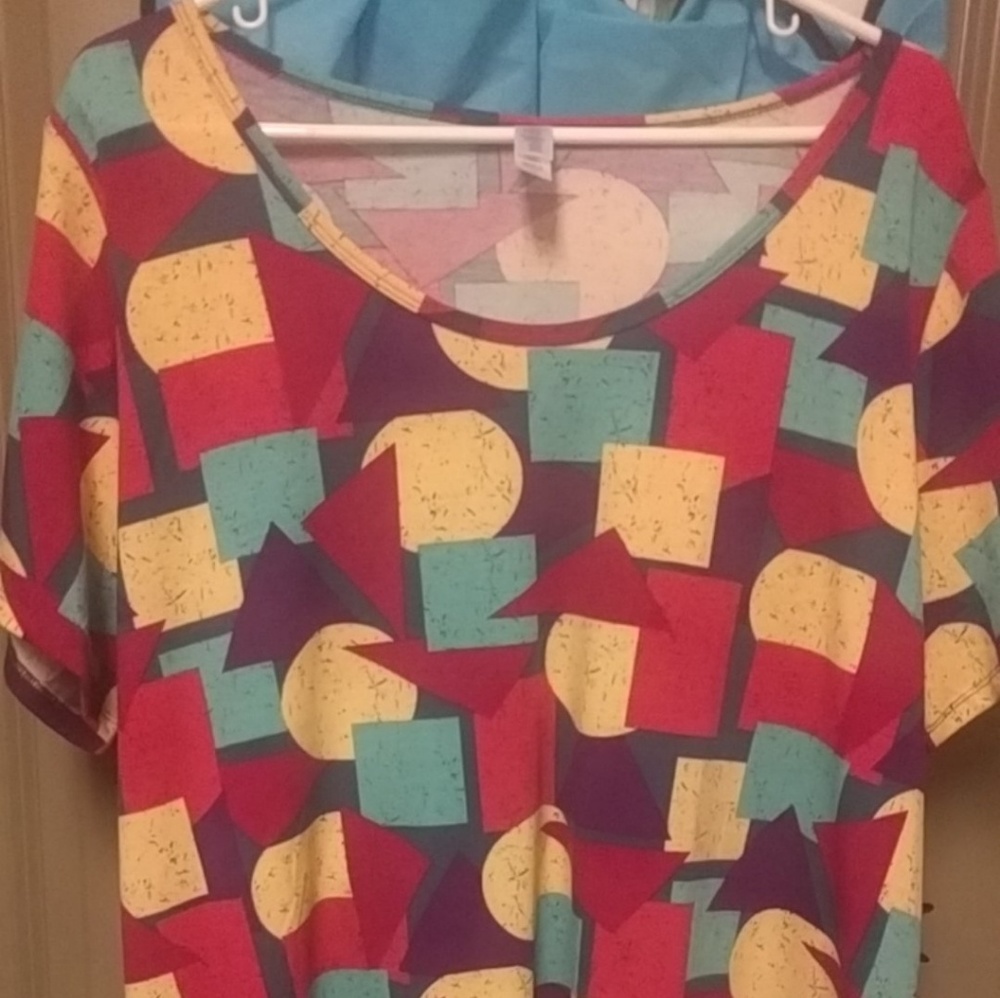 LuLaRoe Classic Tee New!
